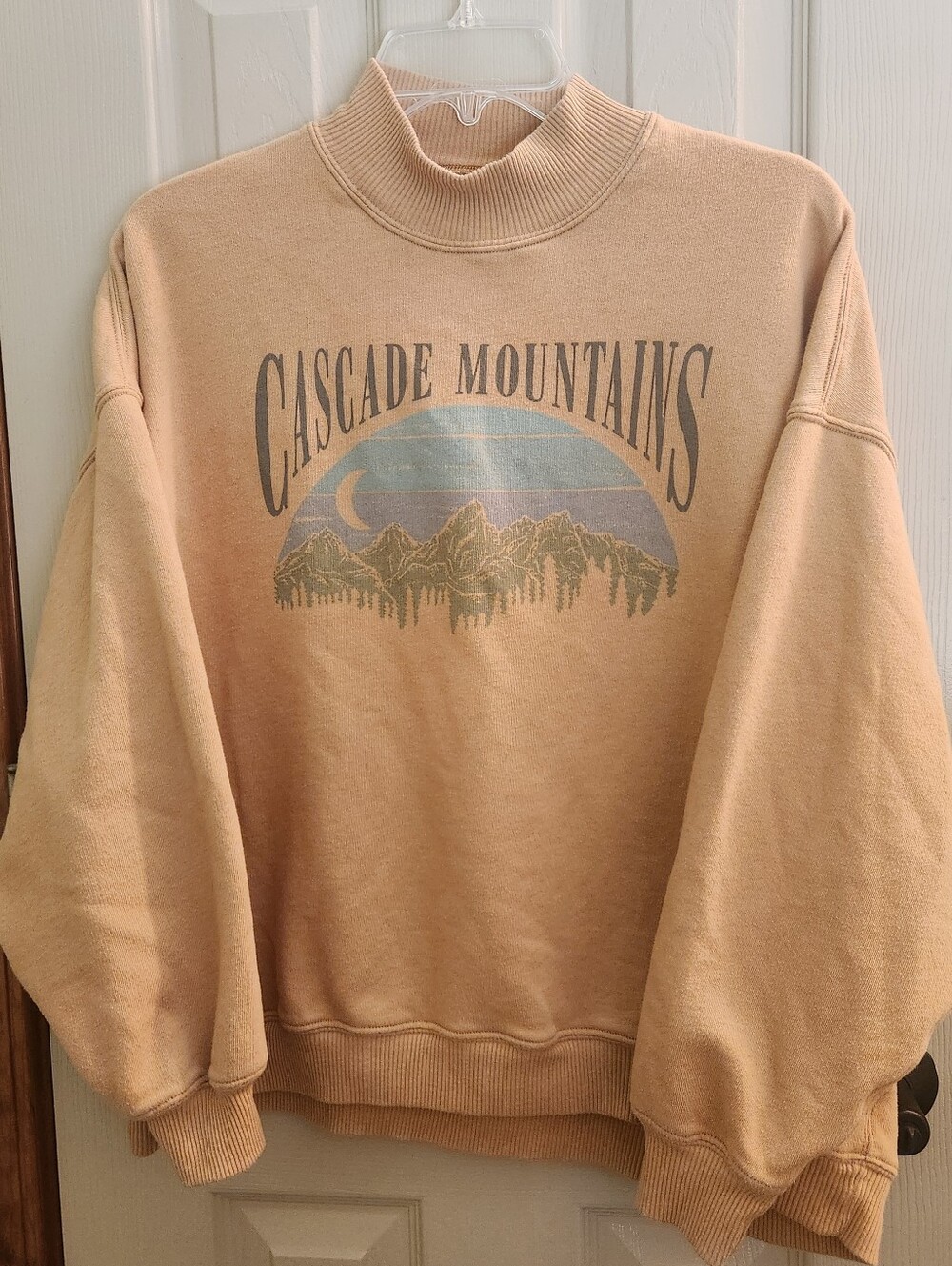 American Eagle Outfitters cascade mountains Turtleneck cotton blend Sweatshirt m